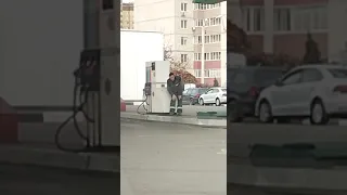 АЗС Юкон Воронеж, заправщик устал немного😁