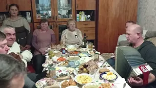 ВІТАЛІЙ  + КУМ  =   *** МІСЯЦЬ НА НЕБІ, ЗІРОНЬКИ СЯЮТЬ ***