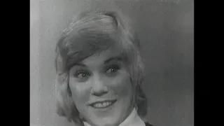 Anne Murray Reflects on Her Gold Record Achievement in the U.S. (1971)
