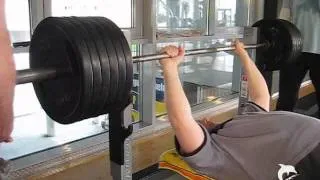 452 lbs / 205 kg Raw Benchpress (t&go) - 2011 Walter Kurda