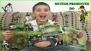 ABRINDO BRINQUEDOS DO BEN 10 - Batalha de Aliens