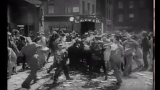 Laurel and Hardy - The Battle of the Century (1927) - The Pie Fight