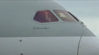 Full Departure from Birmingham Airport and pilot wave from Qatar Boeing 787-8 Dreamliner.