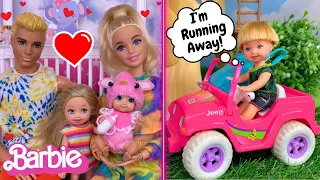 Barbie Doll Tommy is Jealous of New Baby Sister and Runs Away!