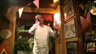 Michael Peperkamp zingt tijdens "voice of Riviera"