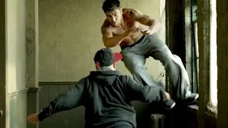 [EXCLU] BRICK MANSIONS - Scène d'Action avec David Belle