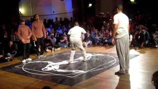 Los Kassos vs. Jon Boogs and Popping John - popping semifinal, Juste Debout UK 2012