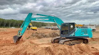 KOBELCO SK200-10 Excavetor Loading Truck