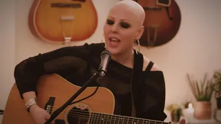 Nell Bryden - Wolves (Live)