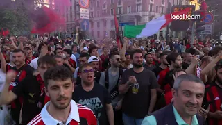 Corso Sempione, festa Milan: pullman circondato da tifosi