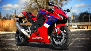 New 2023 Honda CBR1000RR Sport Bike / Superbike Motorcycle Walkaround + Exhaust / Engine Sound!