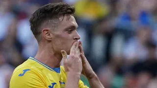 ГОЛ! Україна забиває гол у ворота Ісландії 1-1