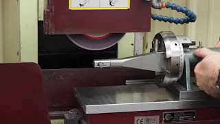 Dressing a Radius on a Grinding Wheel