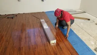 Laminate Flooring for the first time without transitions VLOGMAS 2020 | የቤታችንን መሬት እንዴት በቀላሉ እንቀይራለን