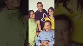 Salman Khan with His Bhai Bahen 😎🌟🥰 Bhai's Brother Arbaaz & Sohail | Sisters Alvira & Arpita #viral