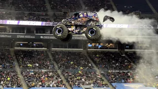 Monster Jam Seattle 04/01/2023 Son-Uva Digger (Ryan Anderson) WINNING FREESTYLE (4k60fps)