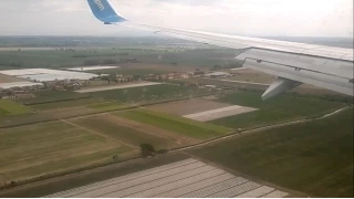 Landing Ukraine International Airlines Boeing 737-800 Kiev-Rome (UR-PSH)