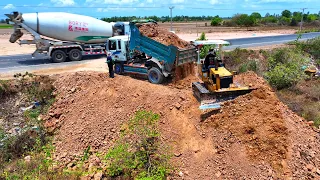 Starting a new project, Filling Up The Land huge, Bulldozer KOMATSU D21P Push Soil ,Truck Unloading