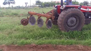 MASSEY FERGUSON 275 COM ARADO FIXO DE 3 DISCOS