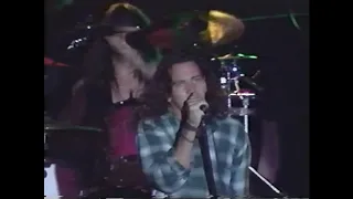 Pearl Jam - 4.30.92 - The Unicorn, Houston, TX - MTV Footage (Upgraded Audio!)