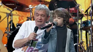 Serginho Groisman e Thomas cantam "O Trenzinho do Caipira" no Altas Horas