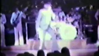 elvis presley live 1975 - 30 minutes show - video + sound.