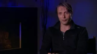 Hannibal Interview - Mads Mikkelsen discusses Gillian Anderson