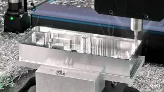 CNC-Fräsmaschine DATRON M8Cube - Hochgeschwindigkeits-Fräsen eines Aluminium Elektronikgehäuses