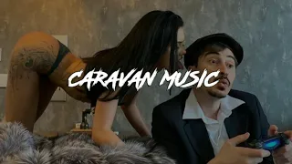 Anivar, Полярный - А Он Тебя Целует Maxun Remix (CARAVAN MUSIC)