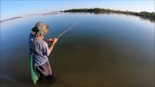 MUITOS VÃO CRITICAR A FORMA DE PESCAR TUCUNARE,MAS ESTE HOMEM VIVE DA PESCA!