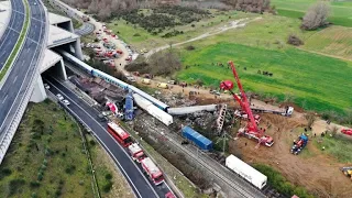 Δειγματοληψία στο χώμα από τα Τέμπη – Παρόντες πραγματογνώμονες οικογενειών και της Hellenic Train