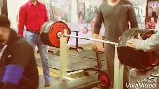 Aqeel Gujjar banch press( 300 kg )