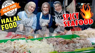 【🇹🇭 4K】INCREDIBLE AND WONDERFULL HALAL STREET FOOD AND SHOPPING | RAMKHAMHAENG NIGHT MARKET, BANGKOK