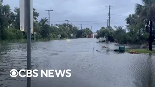 Tropical Storm Idalia drenches the Carolinas, prompting flood warnings