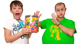 Max and Katy teach dad not to eat sweets