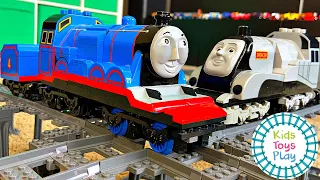 Thomas & Friends LEGO Train Crashes with Gordon and Spencer