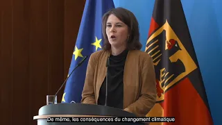 La ministre des Affaires étrangères A. Baerbock explique ce que signifie la sécurité au XXIe siècle