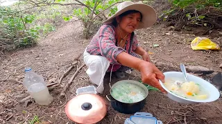 UN DÍA EN LA MONTAÑA en Busca del Agua para Cocinar - Tía María