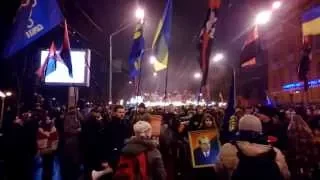 У Києві пройшов смолоскипний марш до дня народження Бандери 01.01.2015