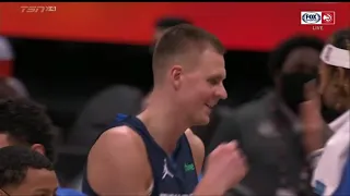 NBA: PORZINGIS POSTERS CAPELA