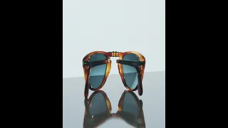 Persol presenta la nuova serie di occhiali da sole pieghevoli 714 Steve McQueen™Special Edition