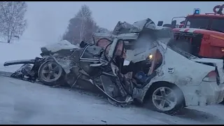 Удар судьбы: семья попала в смертельное ДТП в Новосибирской области