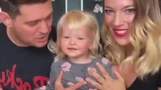 MICHAEL BUBLÉ Y SU HIJA VIDA,  CANTAN "SEÑORITA"