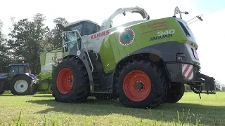 Grefelman met Claas Jaguar 940 Dynamic Power en 2 New Hollands in het gras (2019)