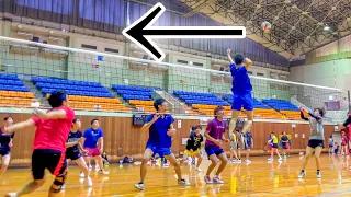 (Volleyball game) B quick and early side attacks shine