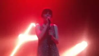 CHVRCHES - Strong Hand (plus banter) @ Lincoln Hall, Chicago (9/10/13)