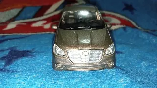 (Welly Diecast Cars) 2014 Toyota Innova titanium brown car color and opening doors (Car videos 2022)
