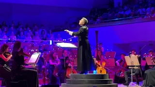 Suite El Padrino 2 por la Film Symphony Orchesta en la gira Henko