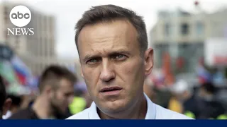 Alexei Navalny's mother says Kremlin is "blackmailing" her to make son's funeral a secret