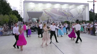 Ansamblul  „Dance Sea-mphony”, spectacol inedit în Piața Republicii din Mangalia